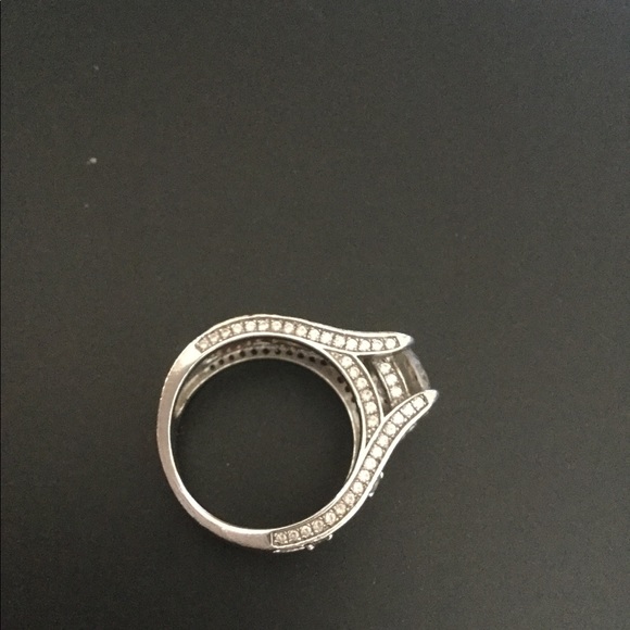 ❌SOLD❌ Jeulia Tri-Tone Ring - Picture 5 of 6